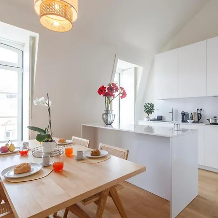 Apartment Luxury With Balcony In Downtown *