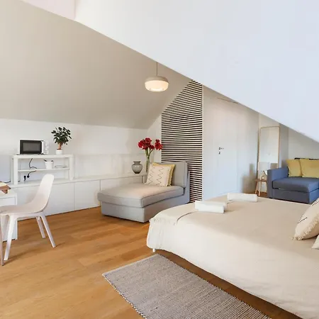 Luxury With Balcony In Downtown Apartment Lisbon