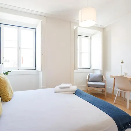 Luxury With Balcony In Downtown Lisbon